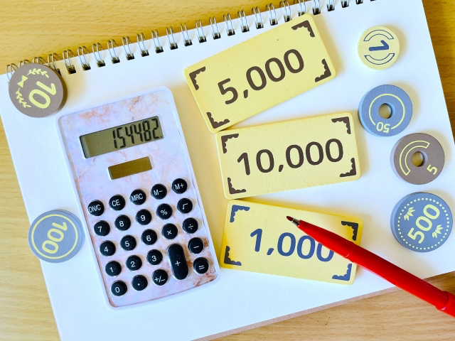 国際ビジネスの中心地である中国と日本の間での輸送は、多くの事業者様にとって重要なポイントです。

この記事では、中国から日本への商品輸送を計画し、実行する上で必要な最適化テクニックをご紹介します。

効率的に、かつコストを抑えた輸送を行うための参考となれば幸いです。