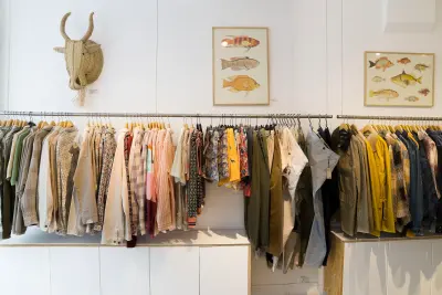 How to buy wholesale clothing